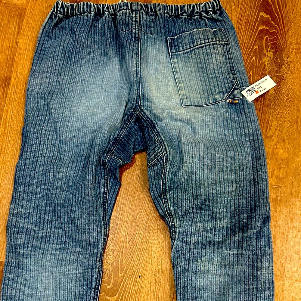 Free city cropped denim (elastic waist) jeans